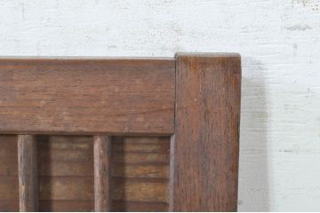 アンティーク建具　欅(ケヤキ)材枠　和の空間を演出する縦桟板戸窓2枚セット(引き戸、格子戸)(R-073611)