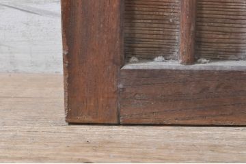 アンティーク建具　欅(ケヤキ)材枠　和の空間を演出する縦桟板戸窓2枚セット(引き戸、格子戸)(R-073611)