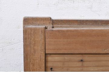 アンティーク建具　欅(ケヤキ)材枠　和の空間を演出する縦桟板戸窓2枚セット(引き戸、格子戸)(R-073611)
