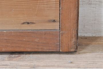 アンティーク建具　欅(ケヤキ)材枠　和の空間を演出する縦桟板戸窓2枚セット(引き戸、格子戸)(R-073611)
