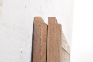 アンティーク建具　欅(ケヤキ)材枠　和の空間を演出する縦桟板戸窓2枚セット(引き戸、格子戸)(R-073611)