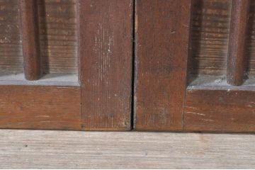 アンティーク建具　欅(ケヤキ)材枠　和の空間を演出する縦桟板戸窓2枚セット(引き戸、格子戸)(R-073612)