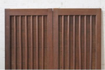 アンティーク建具　欅(ケヤキ)材枠　和の空間を演出する縦桟板戸窓2枚セット(引き戸、格子戸)(R-073613)
