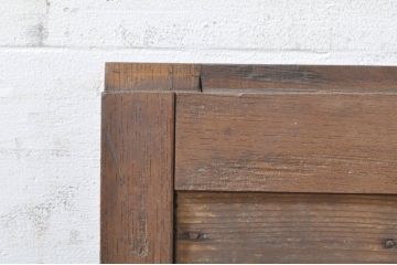 アンティーク建具　欅(ケヤキ)材枠　和の空間を演出する縦桟板戸窓2枚セット(引き戸、格子戸)(R-073613)