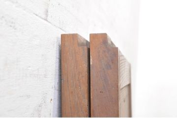 アンティーク建具　欅(ケヤキ)材枠　和の空間を演出する縦桟板戸窓2枚セット(引き戸、格子戸)(R-073613)