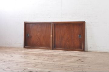 アンティーク建具　総欅(ケヤキ)材　経年を感じさせる木味が魅力の板戸窓2枚セット(引き戸)(R-073614)