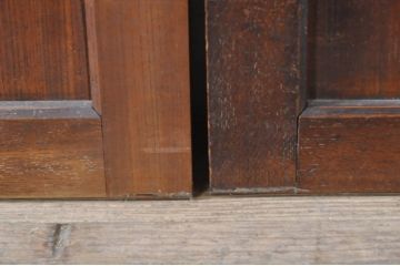 アンティーク建具　総欅(ケヤキ)材　経年を感じさせる木味が魅力の板戸窓2枚セット(引き戸)(R-073614)