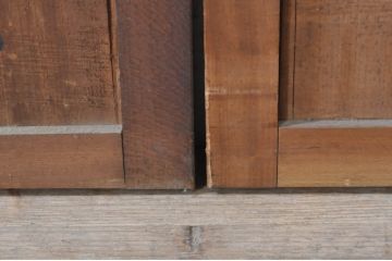 アンティーク建具　総欅(ケヤキ)材　経年を感じさせる木味が魅力の板戸窓2枚セット(引き戸)(R-073614)
