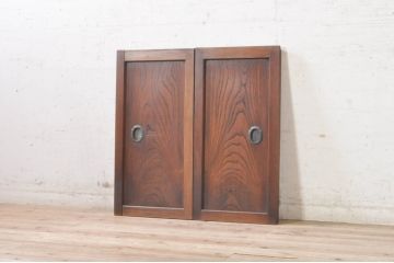 アンティーク建具　総欅(ケヤキ)材　経年を感じさせる木味が魅力の板戸窓2枚セット(引き戸)(R-073615)
