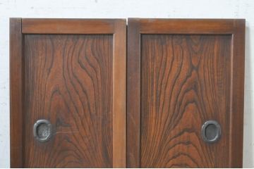 アンティーク建具　総欅(ケヤキ)材　経年を感じさせる木味が魅力の板戸窓2枚セット(引き戸)(R-073615)