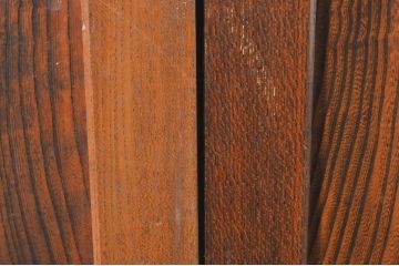 アンティーク建具　総欅(ケヤキ)材　経年を感じさせる木味が魅力の板戸窓2枚セット(引き戸)(R-073615)