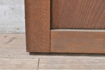 アンティーク建具　総欅(ケヤキ)材　経年を感じさせる木味が魅力の板戸窓2枚セット(引き戸)(R-073615)