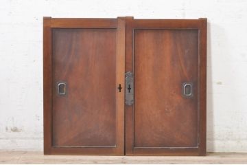 アンティーク建具　経年を感じさせる木味が魅力の板戸窓2枚セット(引き戸)(R-073616)