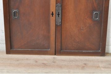 アンティーク建具　経年を感じさせる木味が魅力の板戸窓2枚セット(引き戸)(R-073616)