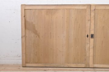 アンティーク建具　檜(ヒノキ)材　明るい木味であたたかな空間を演出する横桟板戸窓2枚セット(舞良戸、引き戸、まいらど)(R-073617)