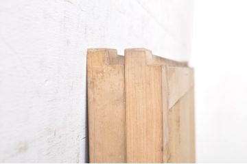 アンティーク建具　檜(ヒノキ)材　明るい木味であたたかな空間を演出する横桟板戸窓2枚セット(舞良戸、引き戸、まいらど)(R-073617)