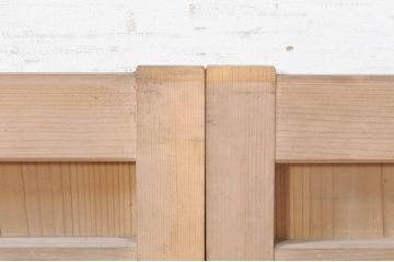 アンティーク建具　檜(ヒノキ)材　明るい木味であたたかな空間を演出する横桟板戸窓2枚セット(舞良戸、引き戸、まいらど)(R-073618)