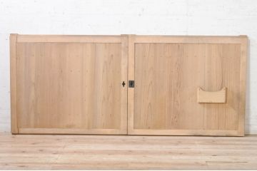 アンティーク建具　檜(ヒノキ)材　明るい木味であたたかな空間を演出する横桟板戸窓2枚セット(舞良戸、引き戸、まいらど)(R-073618)