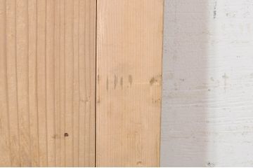 アンティーク建具　檜(ヒノキ)材　明るい木味であたたかな空間を演出する横桟板戸窓2枚セット(舞良戸、引き戸、まいらど)(R-073618)