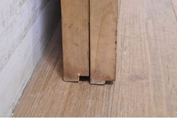 アンティーク建具　檜(ヒノキ)材　明るい木味であたたかな空間を演出する横桟板戸窓2枚セット(舞良戸、引き戸、まいらど)(R-073618)