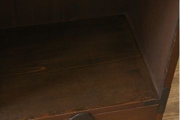 和製アンティーク　前面欅(ケヤキ)材　使い込まれた風合いが魅力的な収納箪笥(帳場箪笥、時代箪笥、収納棚、戸棚)(R-073625)