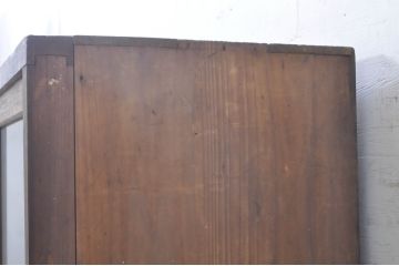 和製アンティーク　古い木味が素朴で懐かしい雰囲気を醸し出すガラス戸棚(収納棚、食器棚、飾り棚、キャビネット)(R-073630)
