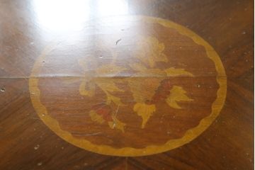 イタリアビンテージ　象嵌入り　拘りあるデザインとエレガントな佇まいが魅力的な猫脚デスク(作業台、ワークデスク、在宅ワーク用、在宅用、ヴィンテージ)(R-073644)
