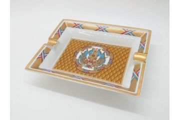 フランス　HERMES(エルメス)　珍しい柄!ゴールドを基調とした上品なデザインのアッシュトレイ(灰皿、トレー、プレート)(R-073654)