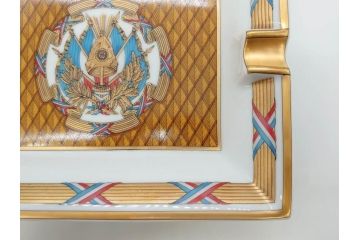 フランス　HERMES(エルメス)　珍しい柄!ゴールドを基調とした上品なデザインのアッシュトレイ(灰皿、トレー、プレート)(R-073654)