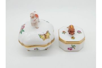 ヘレンド　ハンガリー　HEREND HVNGARY　干支　馬　猪　鮮やかな色彩と可愛らしいデザインが魅力的なボンボニエール2個セット(ウマ、イノシシ、HUNGARY、ヴィクトリア・プレーン、小筺、ボンボン、小物入れ、洋食器)(R-073656)