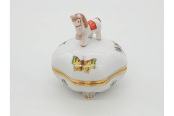 ヘレンド　ハンガリー　HEREND HVNGARY　干支　馬　猪　鮮やかな色彩と可愛らしいデザインが魅力的なボンボニエール2個セット(ウマ、イノシシ、HUNGARY、ヴィクトリア・プレーン、小筺、ボンボン、小物入れ、洋食器)(R-073656)