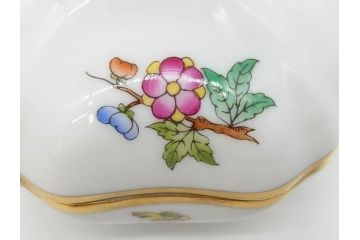 ヘレンド　ハンガリー　HEREND HVNGARY　干支　馬　猪　鮮やかな色彩と可愛らしいデザインが魅力的なボンボニエール2個セット(ウマ、イノシシ、HUNGARY、ヴィクトリア・プレーン、小筺、ボンボン、小物入れ、洋食器)(R-073656)