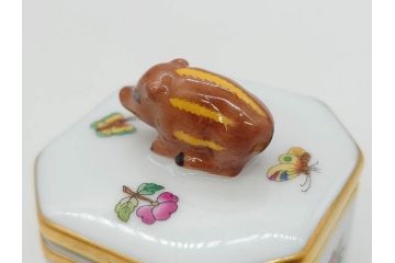 ヘレンド　ハンガリー　HEREND HVNGARY　干支　馬　猪　鮮やかな色彩と可愛らしいデザインが魅力的なボンボニエール2個セット(ウマ、イノシシ、HUNGARY、ヴィクトリア・プレーン、小筺、ボンボン、小物入れ、洋食器)(R-073656)