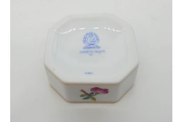 ヘレンド　ハンガリー　HEREND HVNGARY　干支　馬　猪　鮮やかな色彩と可愛らしいデザインが魅力的なボンボニエール2個セット(ウマ、イノシシ、HUNGARY、ヴィクトリア・プレーン、小筺、ボンボン、小物入れ、洋食器)(R-073656)