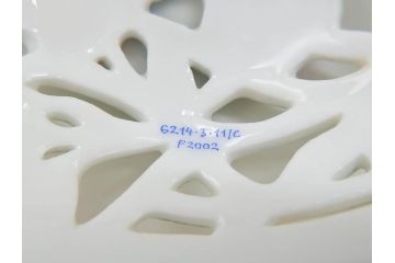 ヘレンド　ハンガリー　HEREND HVNGARY　ファンタジー　可愛らしいデザインが置くだけでおしゃれな透かしボンボン入れ2個セット(HUNGARY、ハート型、いちご、イチゴ、ストロベリー、菓子器、小物入れ、洋食器)(R-073657)