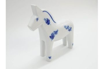 デンマーク　ROYAL COPENHAGEN(ロイヤルコペンハーゲン)　馬　なめらかなフォルムと美しい絵付けが優雅さを演出するフィギュリン(幸せを運ぶ馬、ダーラナホース、フラワー、花、ブルー、置物、オブジェ)(R-073658)