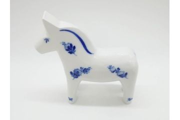 デンマーク　ROYAL COPENHAGEN(ロイヤルコペンハーゲン)　馬　なめらかなフォルムと美しい絵付けが優雅さを演出するフィギュリン(幸せを運ぶ馬、ダーラナホース、フラワー、花、ブルー、置物、オブジェ)(R-073658)