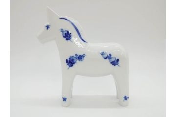 デンマーク　ROYAL COPENHAGEN(ロイヤルコペンハーゲン)　馬　なめらかなフォルムと美しい絵付けが優雅さを演出するフィギュリン(幸せを運ぶ馬、ダーラナホース、フラワー、花、ブルー、置物、オブジェ)(R-073658)