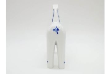 デンマーク　ROYAL COPENHAGEN(ロイヤルコペンハーゲン)　馬　なめらかなフォルムと美しい絵付けが優雅さを演出するフィギュリン(幸せを運ぶ馬、ダーラナホース、フラワー、花、ブルー、置物、オブジェ)(R-073658)