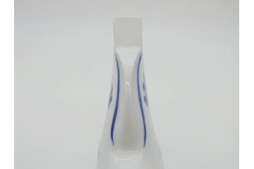 デンマーク　ROYAL COPENHAGEN(ロイヤルコペンハーゲン)　馬　なめらかなフォルムと美しい絵付けが優雅さを演出するフィギュリン(幸せを運ぶ馬、ダーラナホース、フラワー、花、ブルー、置物、オブジェ)(R-073658)