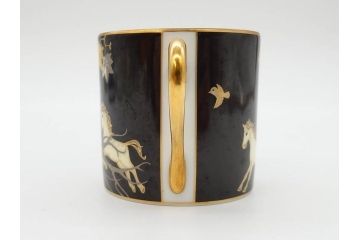 大倉陶園(OKURA、OAC)　碗皿暦　雨(水無月)　ハンドペイント・ピンクローズ　馬　Limited Edition　華やかな色彩と様々なデザインが楽しめるカップ&ソーサー4客セット(金彩、HAND PAINTED、薔薇、バラ、ばら、デミタス、うま、ウマ、ホース、C&S、洋食器)(R-073661)