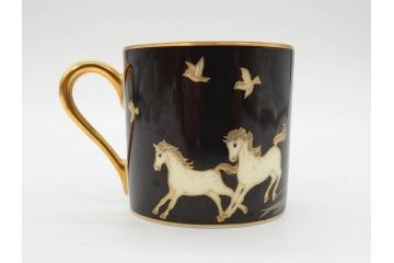 大倉陶園(OKURA、OAC)　碗皿暦　雨(水無月)　ハンドペイント・ピンクローズ　馬　Limited Edition　華やかな色彩と様々なデザインが楽しめるカップ&ソーサー4客セット(金彩、HAND PAINTED、薔薇、バラ、ばら、デミタス、うま、ウマ、ホース、C&S、洋食器)(R-073661)
