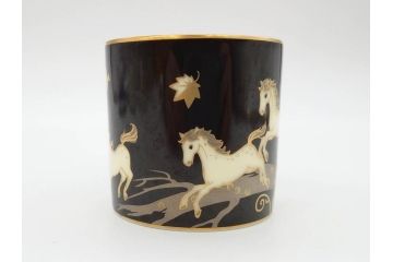 大倉陶園(OKURA、OAC)　碗皿暦　雨(水無月)　ハンドペイント・ピンクローズ　馬　Limited Edition　華やかな色彩と様々なデザインが楽しめるカップ&ソーサー4客セット(金彩、HAND PAINTED、薔薇、バラ、ばら、デミタス、うま、ウマ、ホース、C&S、洋食器)(R-073661)