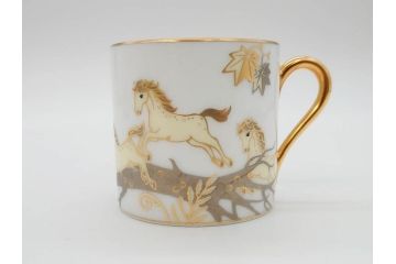 大倉陶園(OKURA、OAC)　碗皿暦　雨(水無月)　ハンドペイント・ピンクローズ　馬　Limited Edition　華やかな色彩と様々なデザインが楽しめるカップ&ソーサー4客セット(金彩、HAND PAINTED、薔薇、バラ、ばら、デミタス、うま、ウマ、ホース、C&S、洋食器)(R-073661)