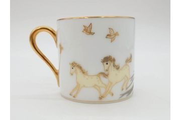 大倉陶園(OKURA、OAC)　碗皿暦　雨(水無月)　ハンドペイント・ピンクローズ　馬　Limited Edition　華やかな色彩と様々なデザインが楽しめるカップ&ソーサー4客セット(金彩、HAND PAINTED、薔薇、バラ、ばら、デミタス、うま、ウマ、ホース、C&S、洋食器)(R-073661)