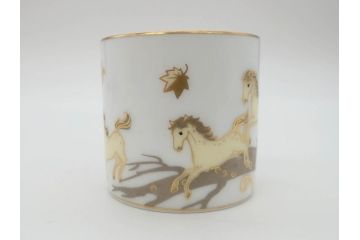 大倉陶園(OKURA、OAC)　碗皿暦　雨(水無月)　ハンドペイント・ピンクローズ　馬　Limited Edition　華やかな色彩と様々なデザインが楽しめるカップ&ソーサー4客セット(金彩、HAND PAINTED、薔薇、バラ、ばら、デミタス、うま、ウマ、ホース、C&S、洋食器)(R-073661)