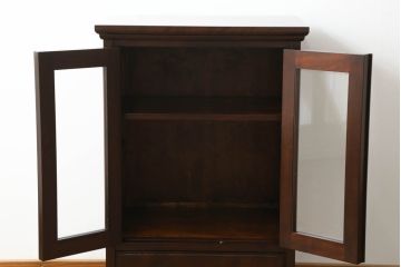 中古　美品!!　松本民芸家具　シンプルで小振りなサイズが取り入れやすい収納棚(戸棚、サイドキャビネット)(R-073666)