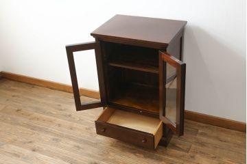 中古　美品!!　松本民芸家具　シンプルで小振りなサイズが取り入れやすい収納棚(戸棚、サイドキャビネット)(R-073666)