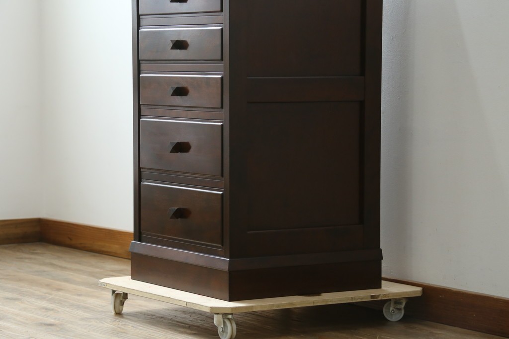 中古　美品!!　松本民芸家具　シックな佇まいが魅力的なチェスト　定価約26万円　(R-073667)
