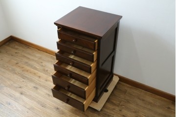 中古　美品!!　松本民芸家具　シックな佇まいが魅力的なチェスト　定価約26万円　(R-073667)